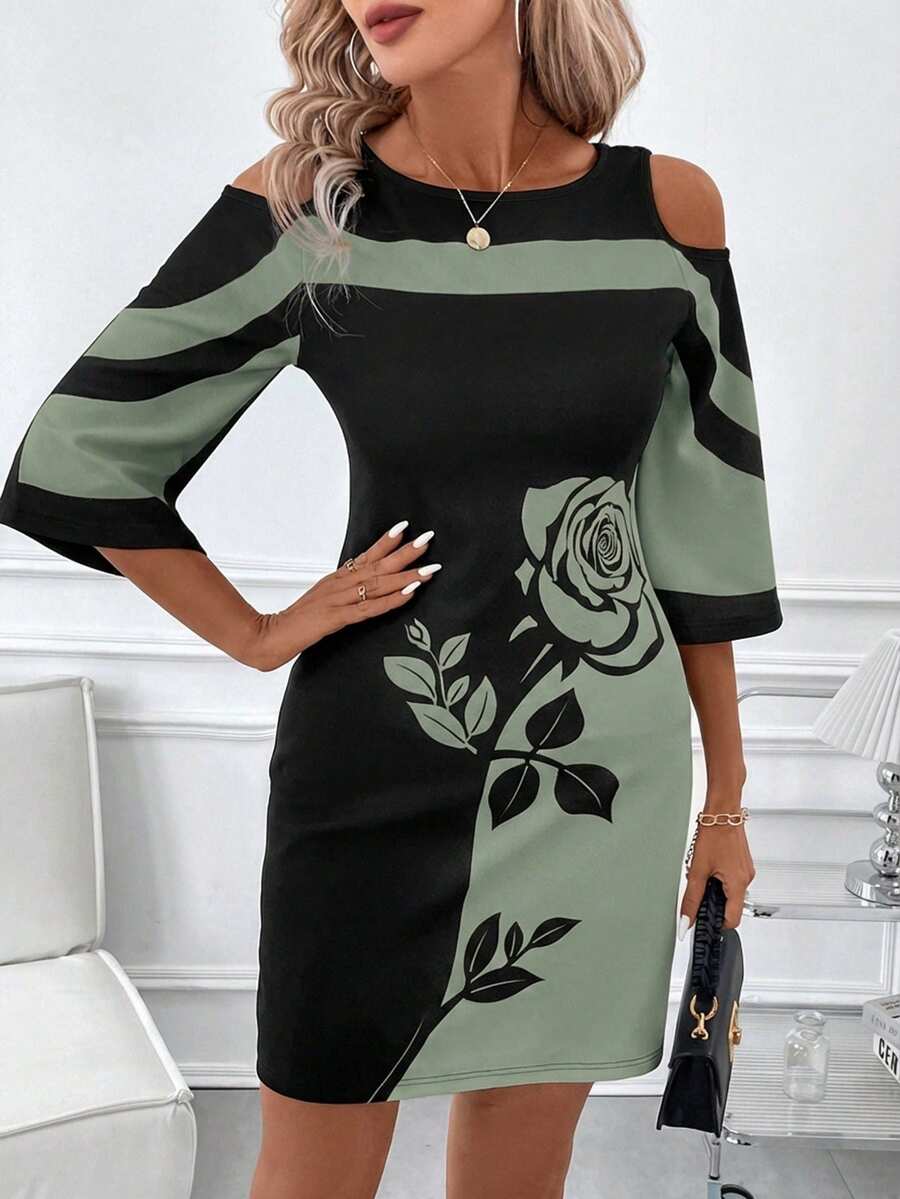 Vestido Curto Decote Canoa com Estampa Floral - La Lecce