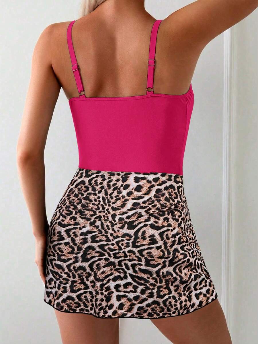 Conjunto de Praia com Saia Transpassada e Nó Lateral