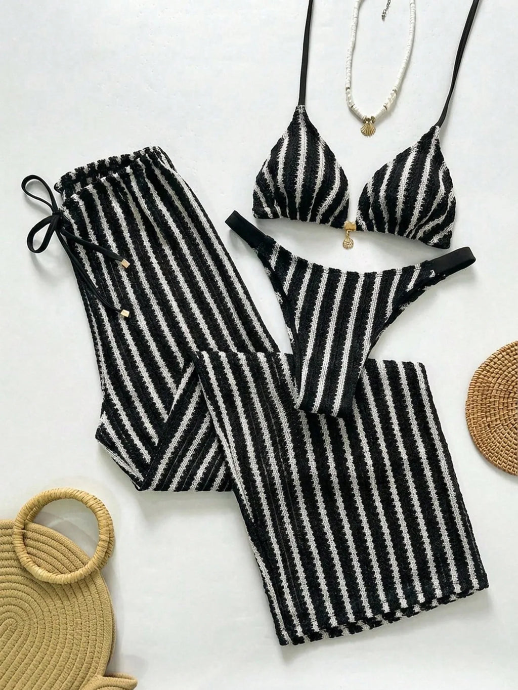 Conjunto Biquíni 3 Peças com Calça e Tie Back