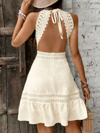Vestido Curto Frente Única com Babado e Laço