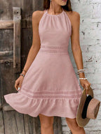 Vestido Curto Frente Única com Babado e Laço
