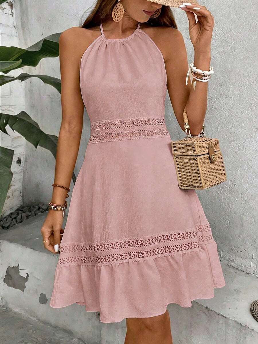 Vestido Curto Frente Única com Babado e Laço