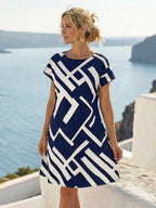 Vestido Curto Estilo Camiseta com Estampa Geométrica - La Lecce