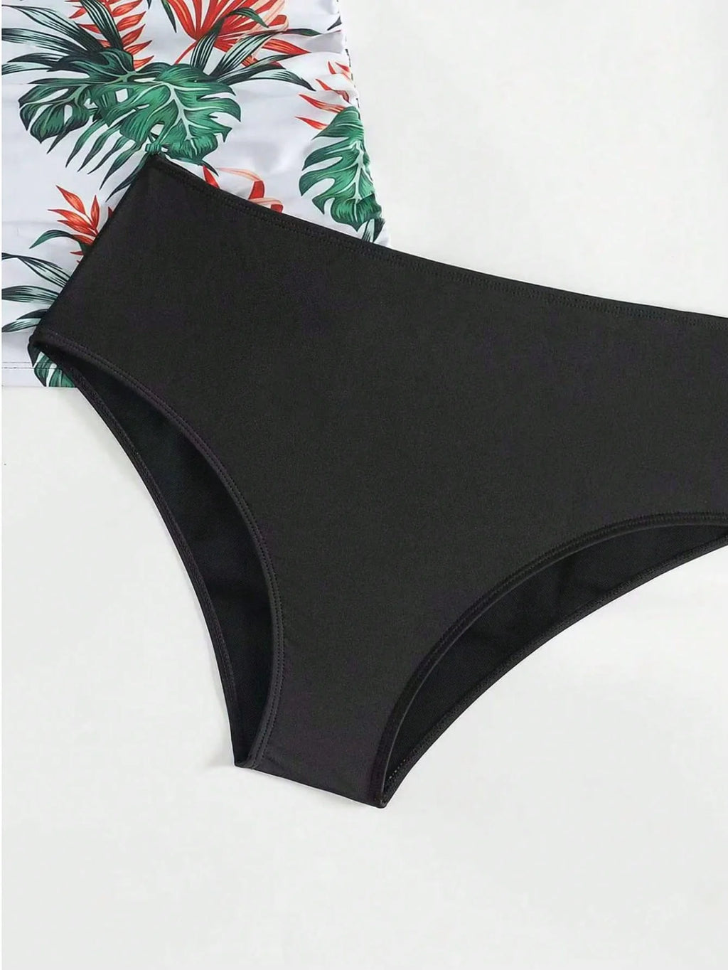 Tankini com Decote V e Costas Abertas