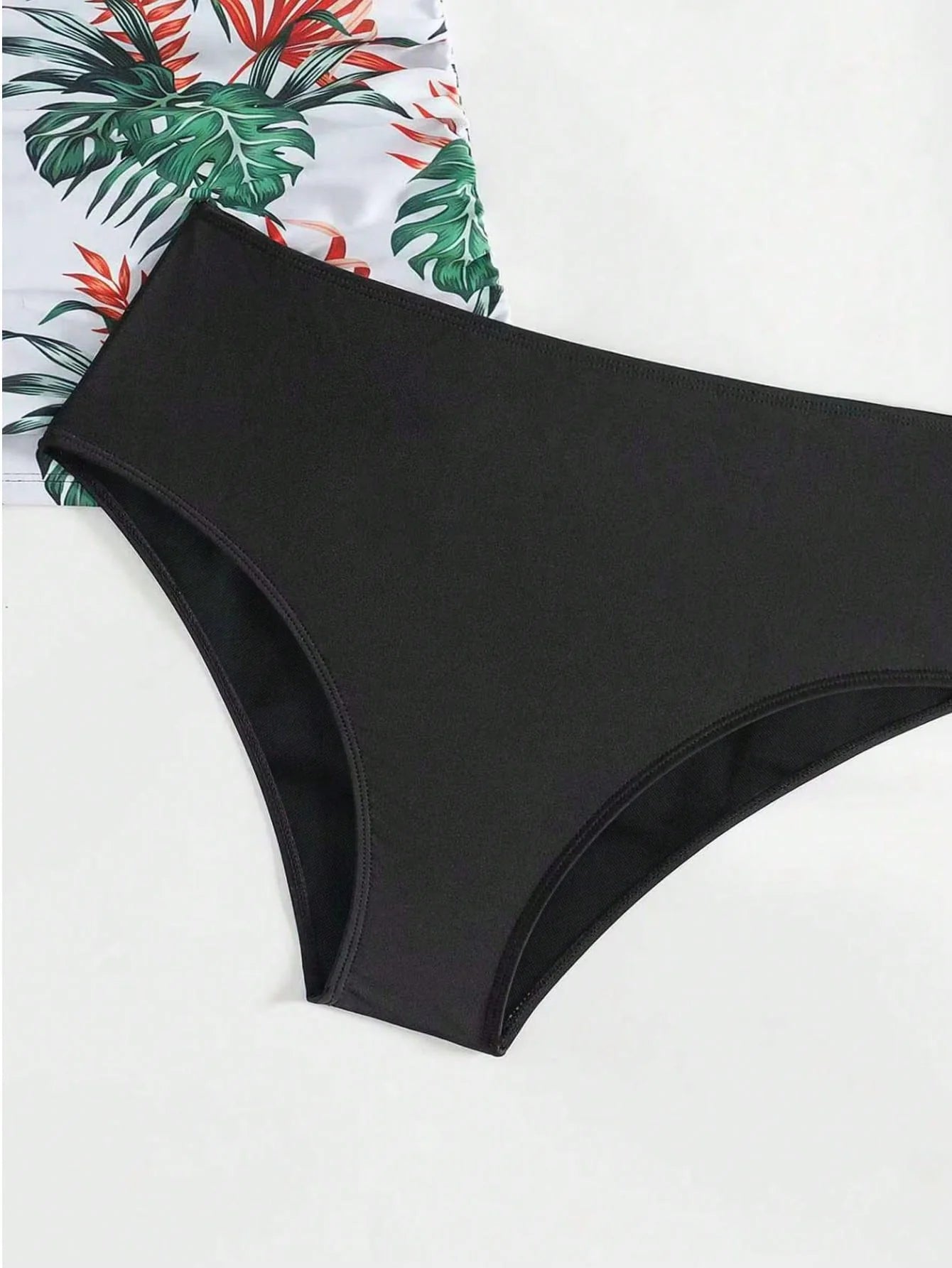 Tankini com Decote V e Costas Abertas