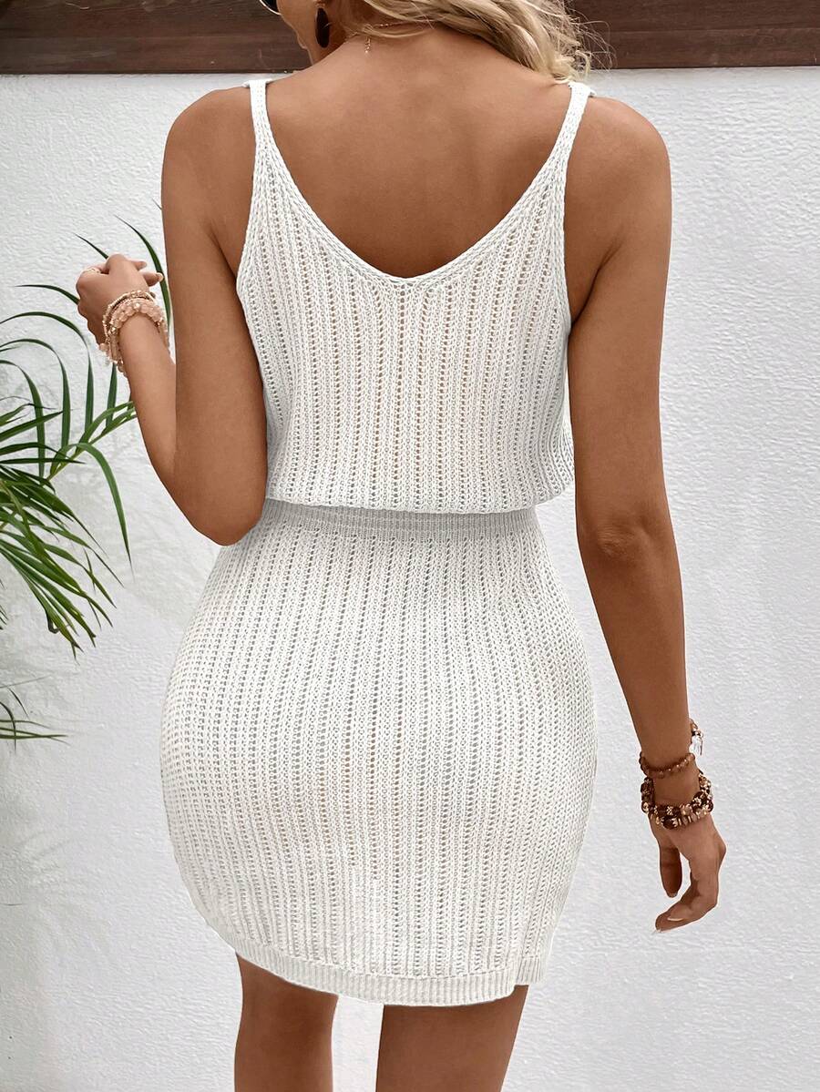 Vestido Curto de Tricô com Decote U e Costas Abertas - La Lecce