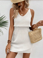 Vestido Curto de Tricô com Decote U e Costas Abertas - La Lecce