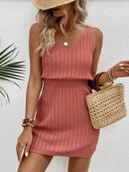 Vestido Curto de Tricô com Decote U e Costas Abertas - La Lecce