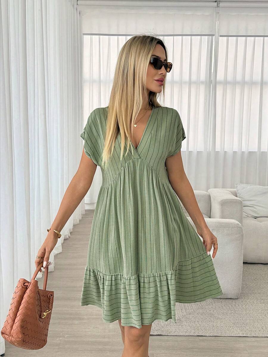 Vestido Curto Boho com Babado e Detalhe em Pompom - La Lecce