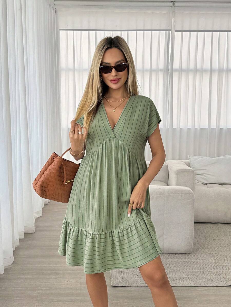 Vestido Curto Boho com Babado e Detalhe em Pompom - La Lecce