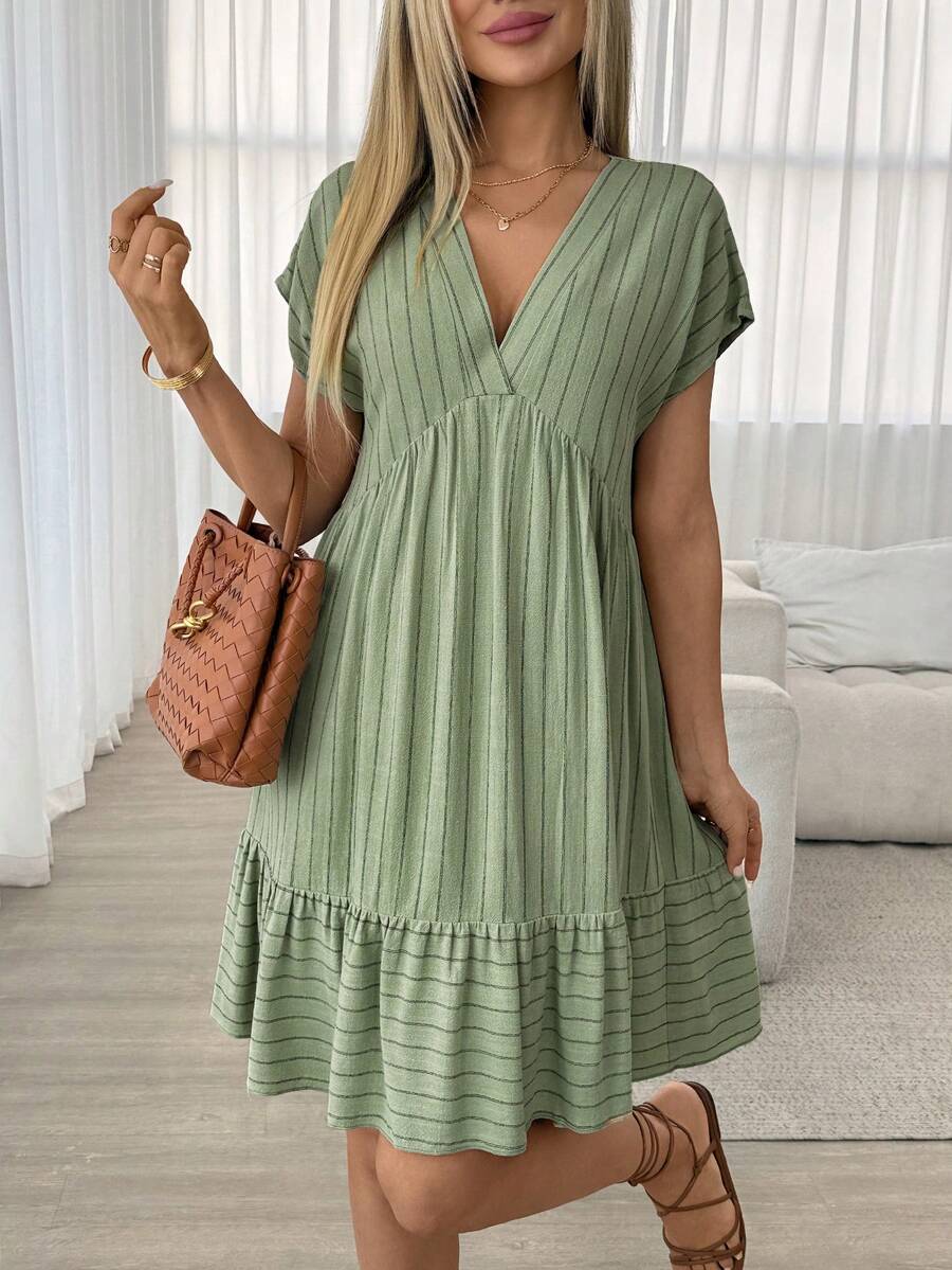 Vestido Curto Boho com Babado e Detalhe em Pompom - La Lecce