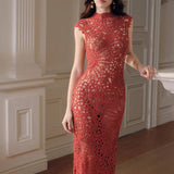 Vestido Saída de Praia Longo com Estampa Tropical e Abertura Lateral