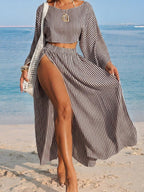 Conjunto de Praia 2 Peças com Cropped de Manga Longa e Saia com Fenda