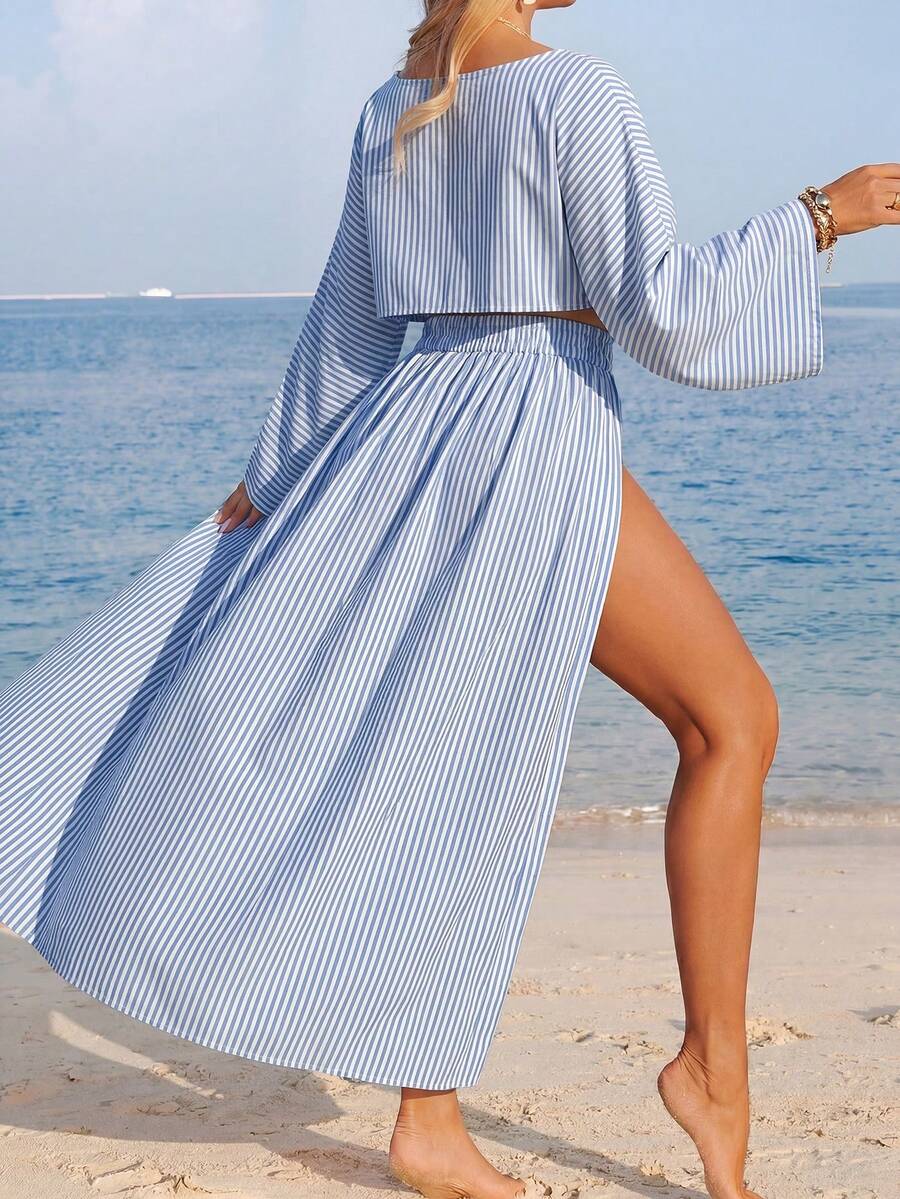 Conjunto de Praia 2 Peças com Cropped de Manga Longa e Saia com Fenda
