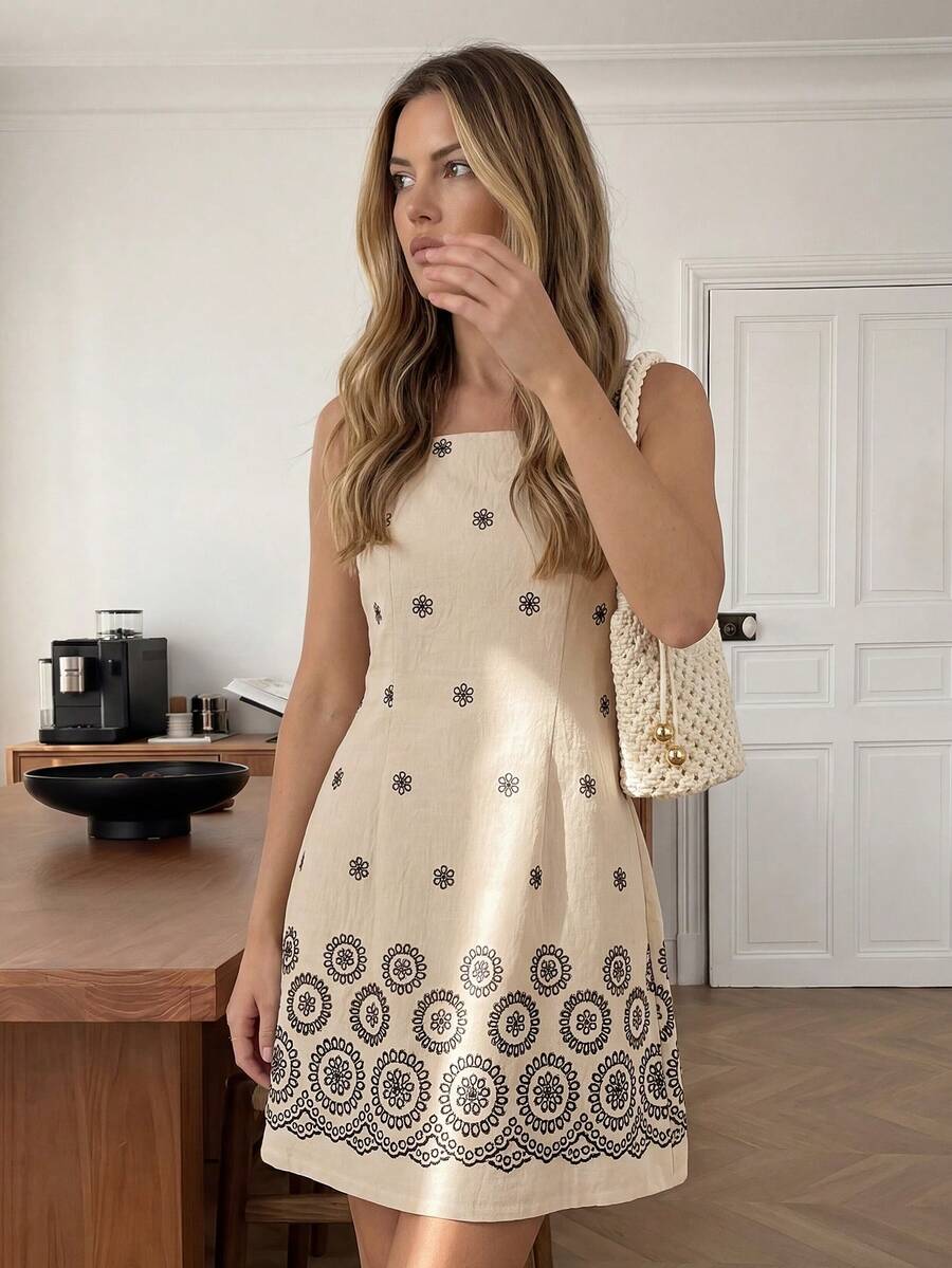 Vestido Mini de Alças com Estampa de Coqueiro e Costas Abertas - La Lecce
