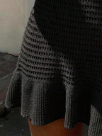 Vestido Mini em Malha com Decote V e Babado na Barra - La Lecce