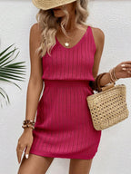 Vestido Curto de Tricô com Decote U e Costas Abertas - La Lecce