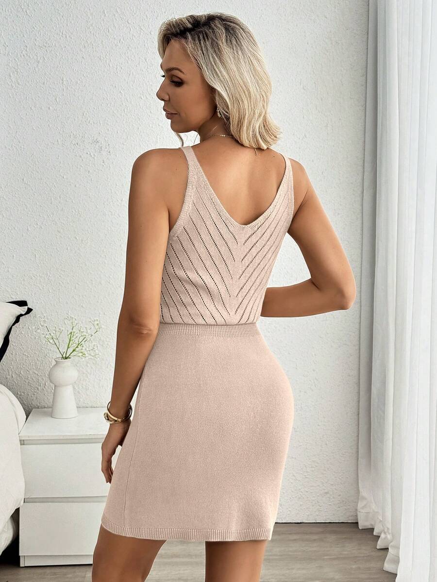 Vestido Curto de Tricô com Decote U e Costas Abertas - La Lecce