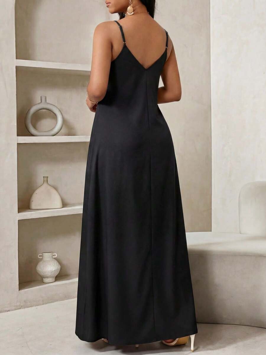 Vestido Longo Floral Decote V com Aplicação de Rosa 3D