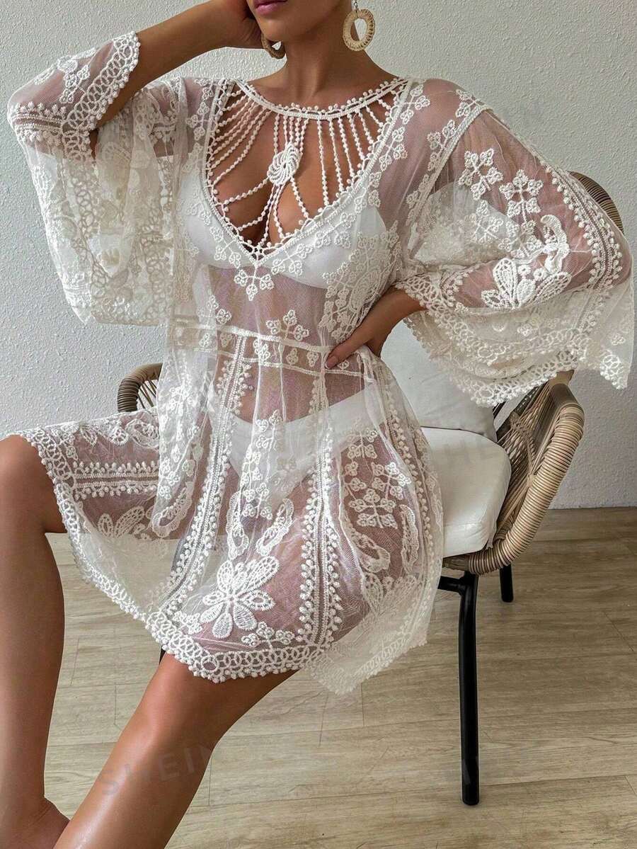 Saída de Praia Curta de Tule com Bordado Floral