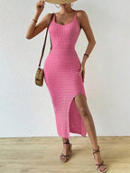Vestido Longo Canelado com Alças Finas e Fenda Lateral