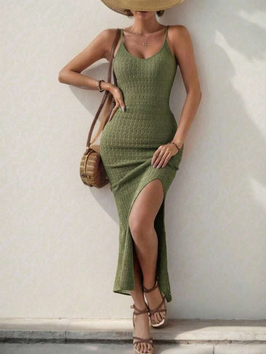 Vestido Longo Canelado com Alças Finas e Fenda Lateral