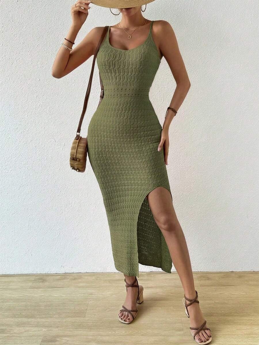Vestido Longo Canelado com Alças Finas e Fenda Lateral
