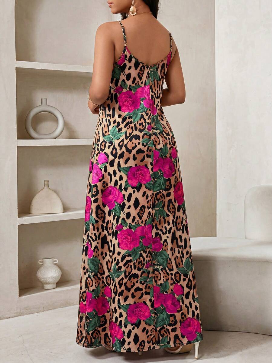 Vestido Longo Floral Decote V com Aplicação de Rosa 3D - La Lecce