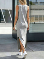 Vestido Longo Listrado com Gola Redonda e Fenda - La Lecce