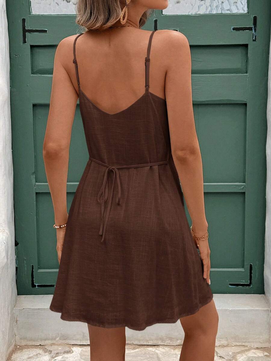 Vestido Curto de Linho com Alças e Botões Frontais - La Lecce