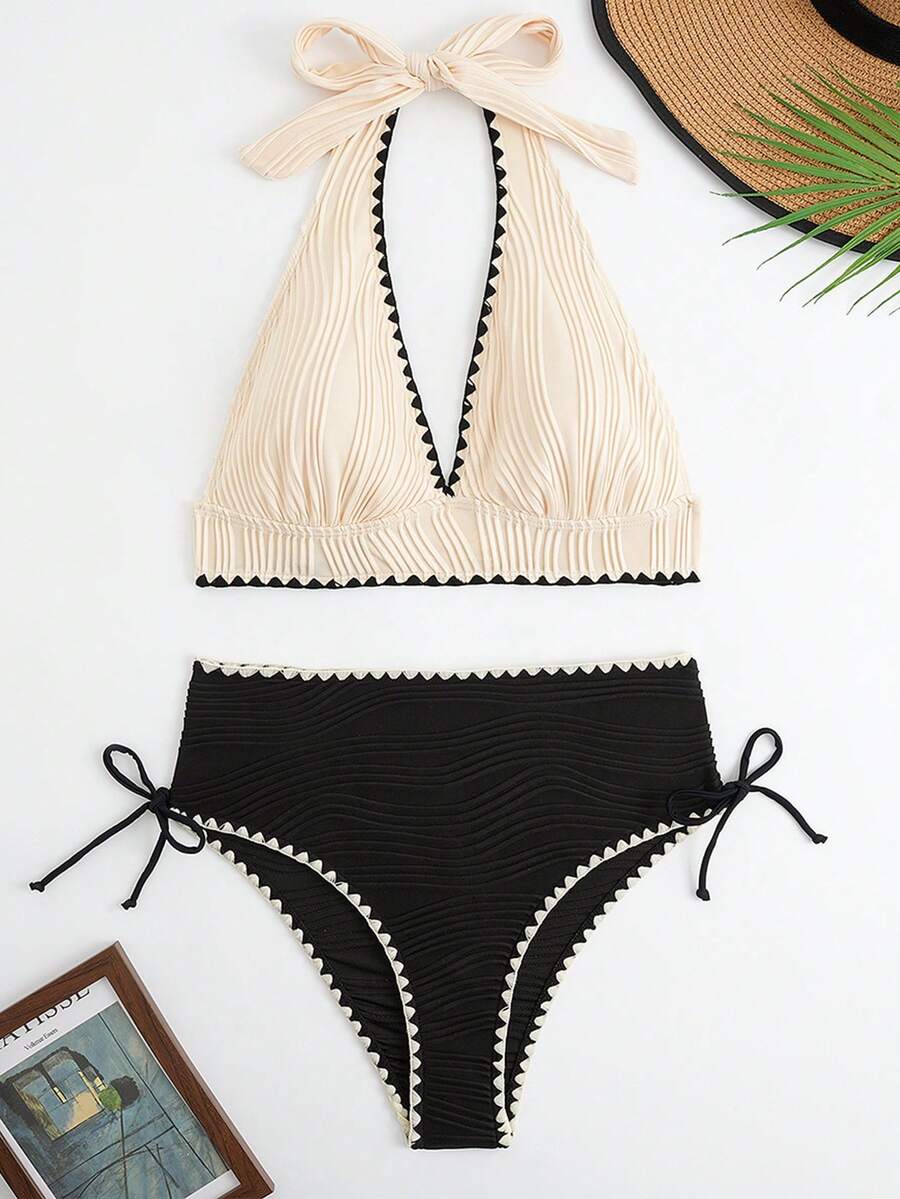 Conjunto de Biquíni Texturizado com Decote Halter e Amarração Lateral