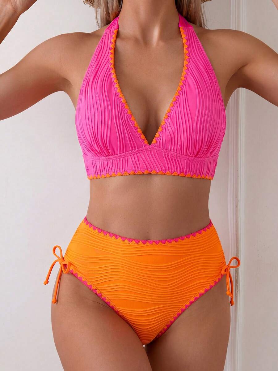 Conjunto de Biquíni Texturizado com Decote Halter e Amarração Lateral