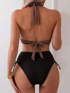 Conjunto de Biquíni Texturizado com Decote Halter e Amarração Lateral