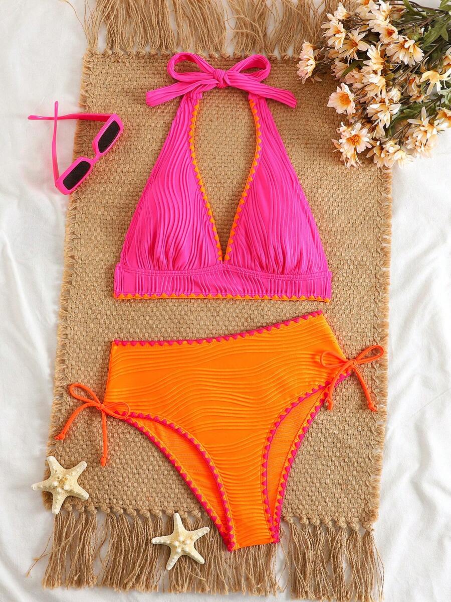 Conjunto de Biquíni Texturizado com Decote Halter e Amarração Lateral