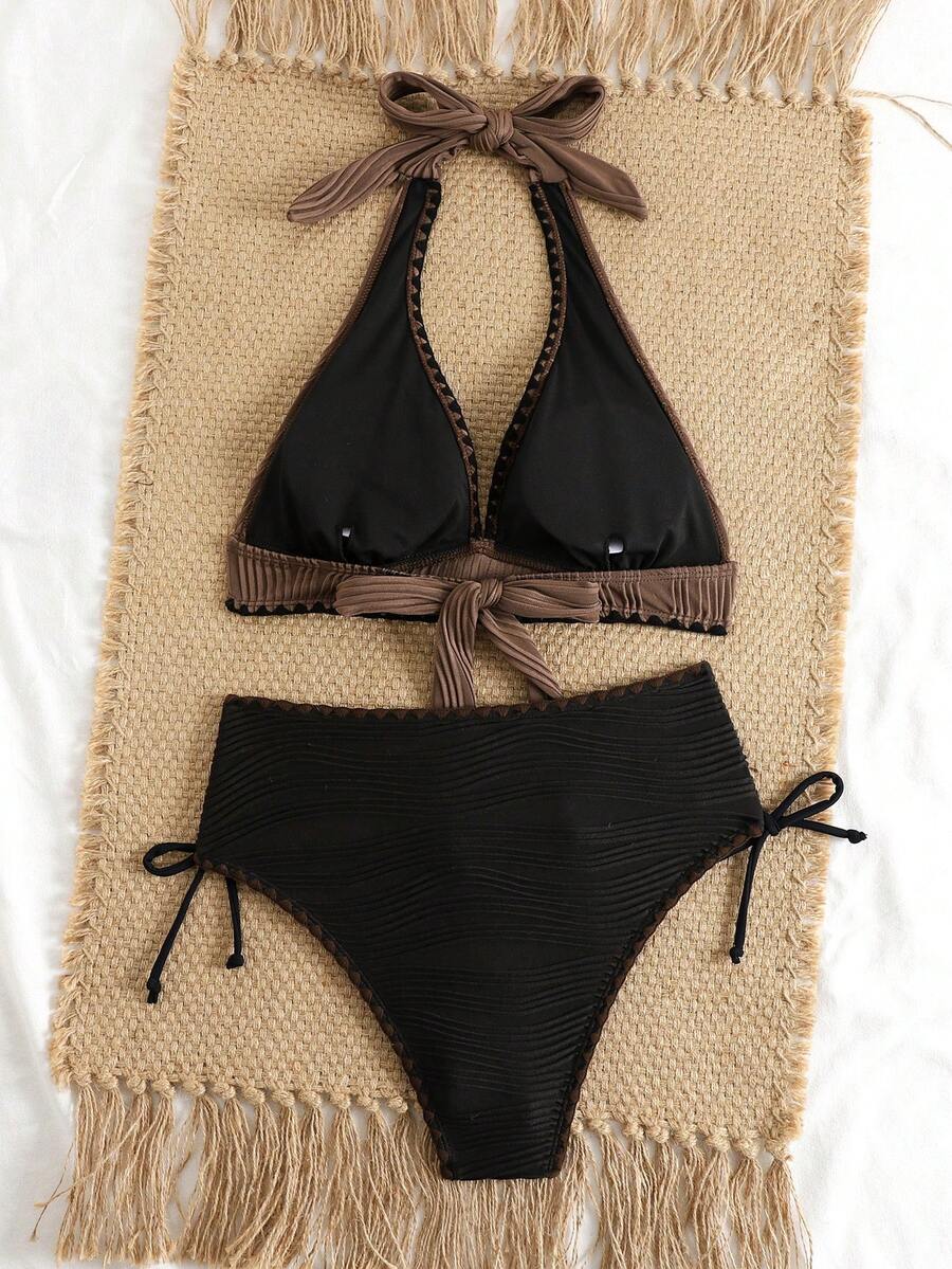 Conjunto de Biquíni Texturizado com Decote Halter e Amarração Lateral