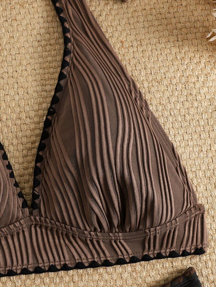 Conjunto de Biquíni Texturizado com Decote Halter e Amarração Lateral