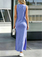 Vestido Longo Listrado com Gola Redonda e Fenda