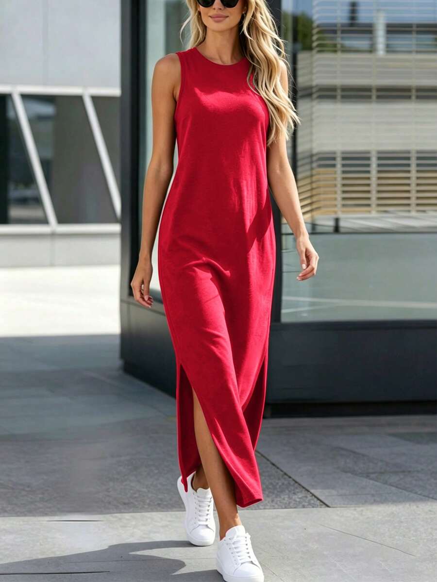 Vestido Longo Listrado com Gola Redonda e Fenda