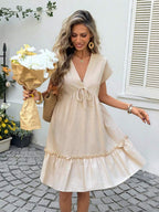 Vestido Curto Boho com Babado e Detalhe em Pompom - La Lecce
