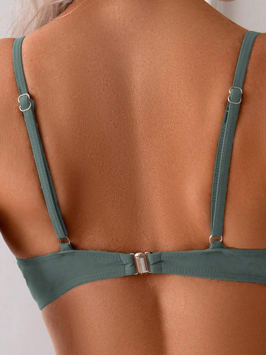 Conjunto de Biquíni Torcido com Cintura Alta Franzida