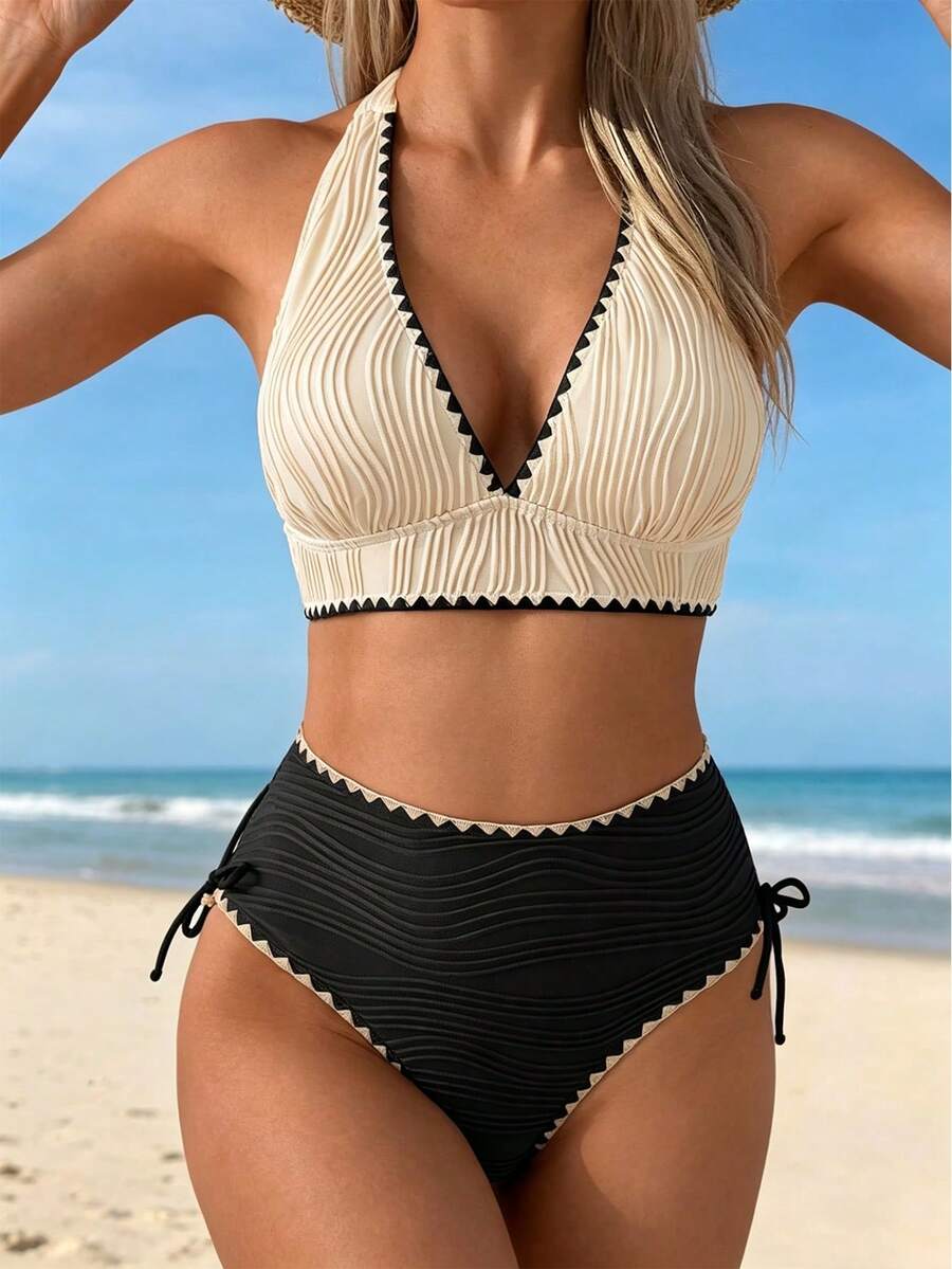 Conjunto de Biquíni Texturizado com Decote Halter e Amarração Lateral