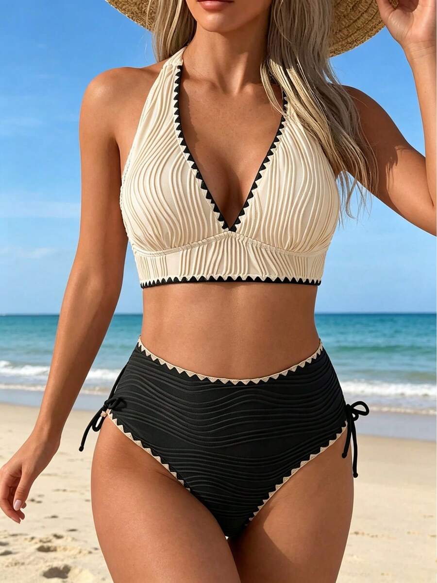 Conjunto de Biquíni Texturizado com Decote Halter e Amarração Lateral