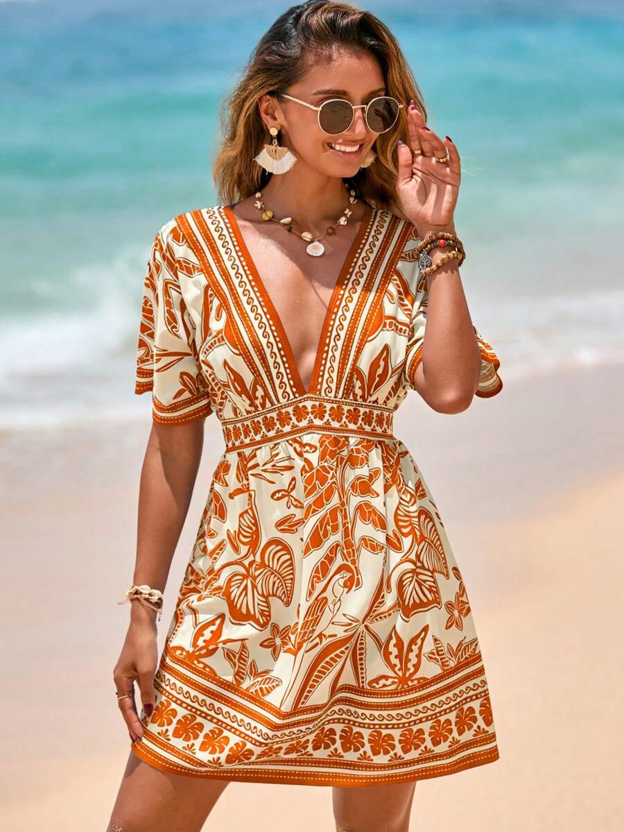 Vestido Curto de Praia com Decote V e Cintura Marcada