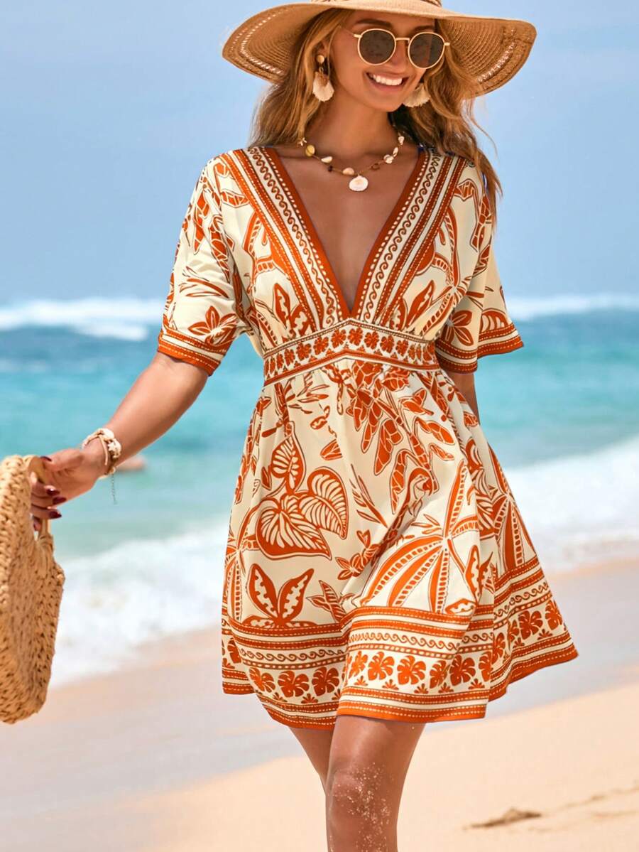 Vestido Curto de Praia com Decote V e Cintura Marcada