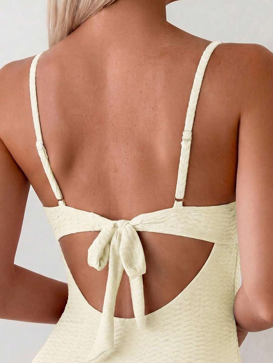 Maiô Texturizado com Nó Frontal e Alças de Conchas