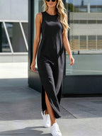 Vestido Longo Listrado com Gola Redonda e Fenda
