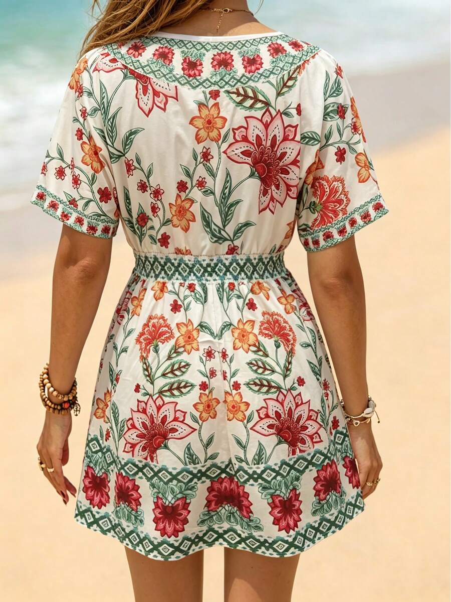 Vestido Curto de Praia com Decote V e Cintura Marcada