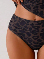 Tankini Franzido com Torção Frontal e Anel Metálico