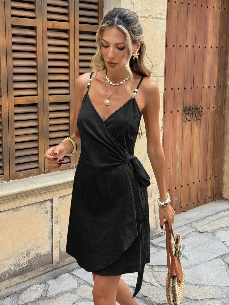 Vestido Curto de Alças Finas com Transpasse e Nó nas Costas - La Lecce