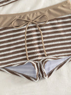 Tankini Listrado com Decote V Profundo